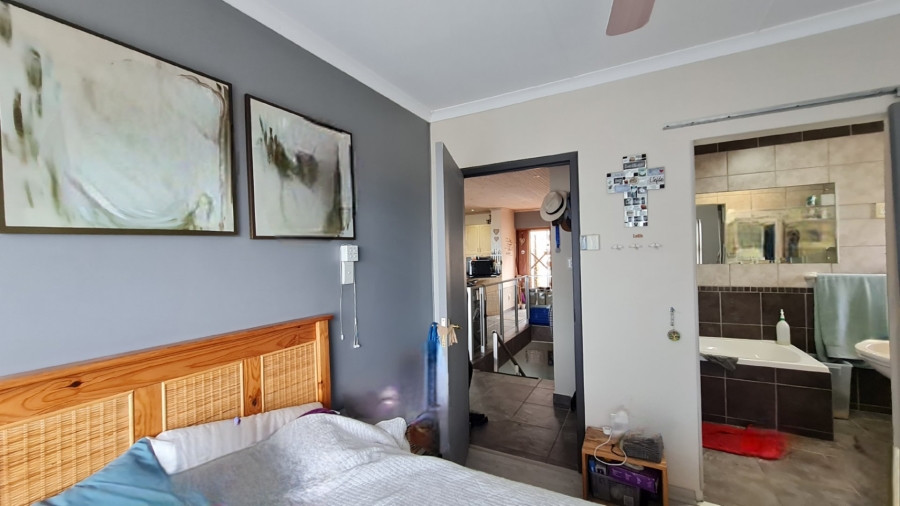 3 Bedroom Property for Sale in Hartenbos Heuwels Western Cape